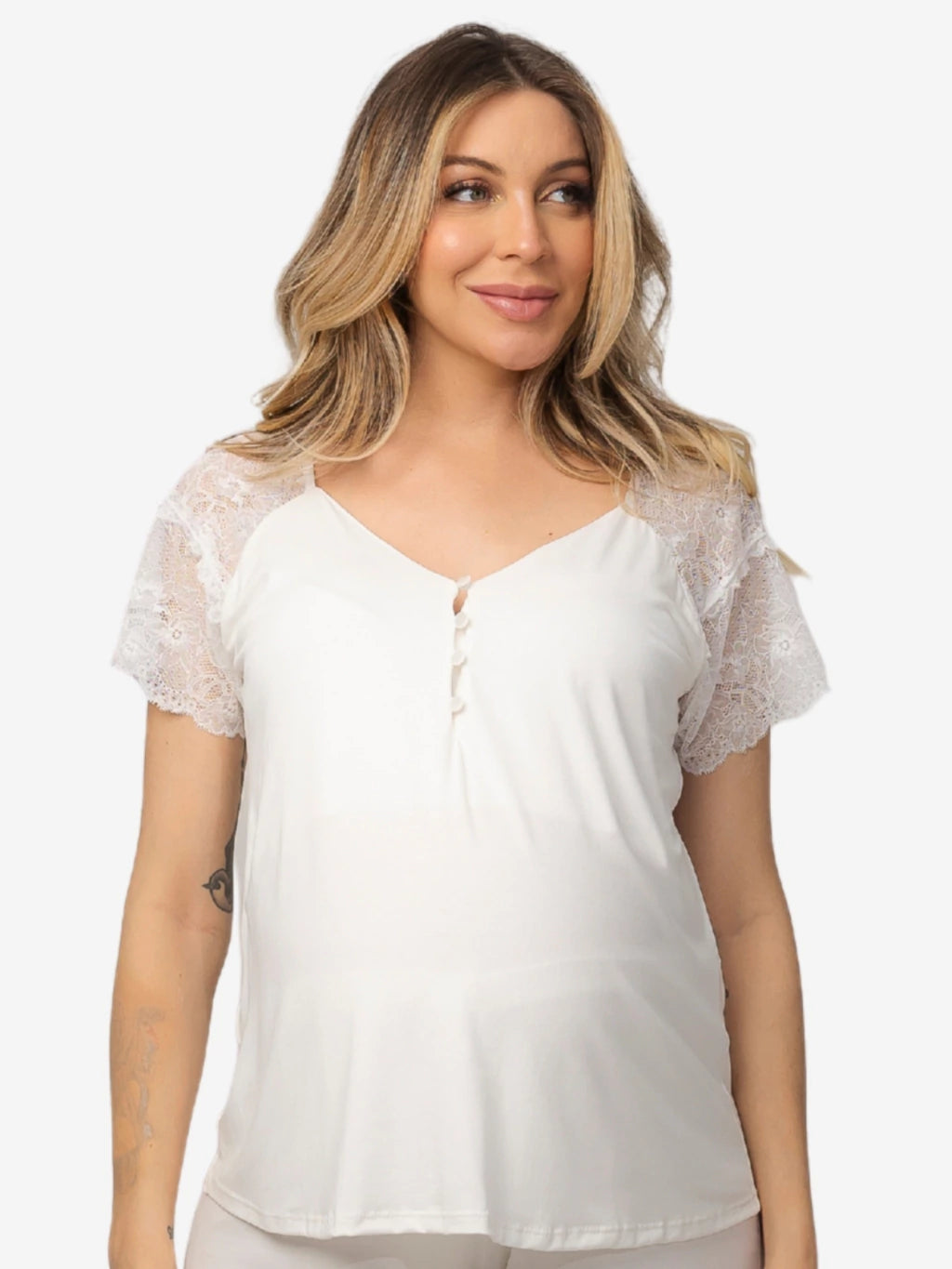 Pijama em viscolycra com aplicação em renda, abertura com botoes perolados off-white