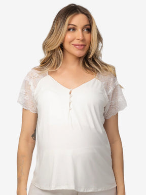 Pijama em viscolycra com aplicação em renda, abertura com botoes perolados off-white